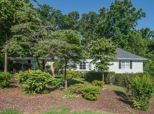 1185 Saint Ives Ct, Suwanee, GA 30024