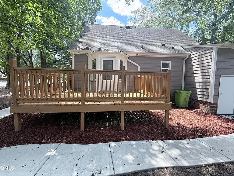 2900 Broadlands Dr — Photo 11