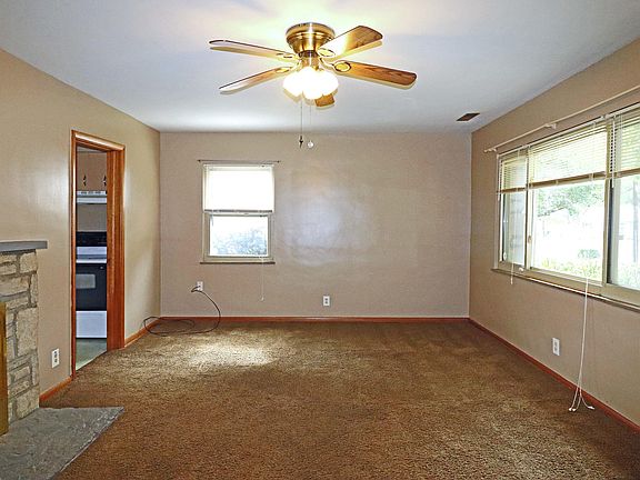 4th image of 100 Ashburton Rd
