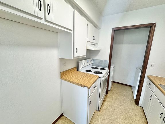3rd image of 101 SE 42nd St APT B