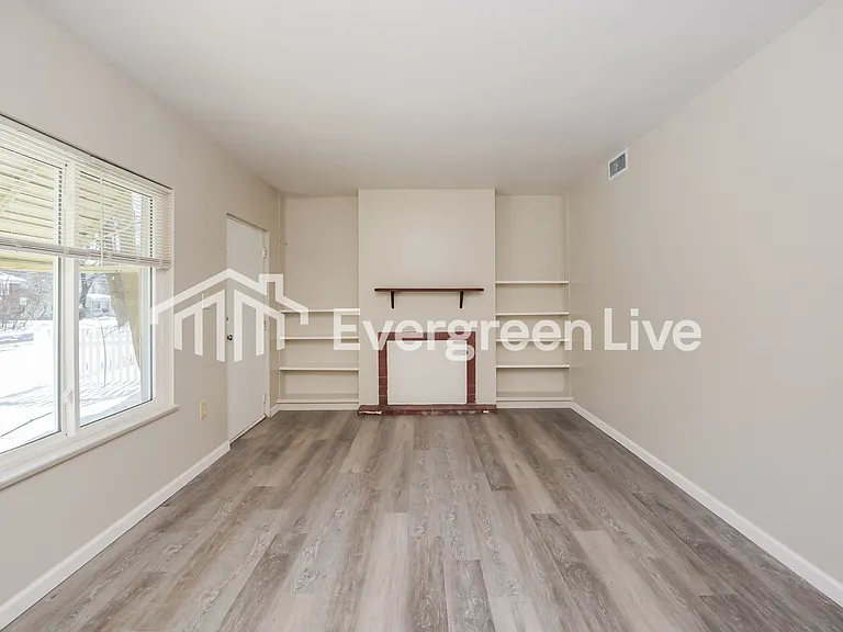 314 Merriman Rd — Photo 2