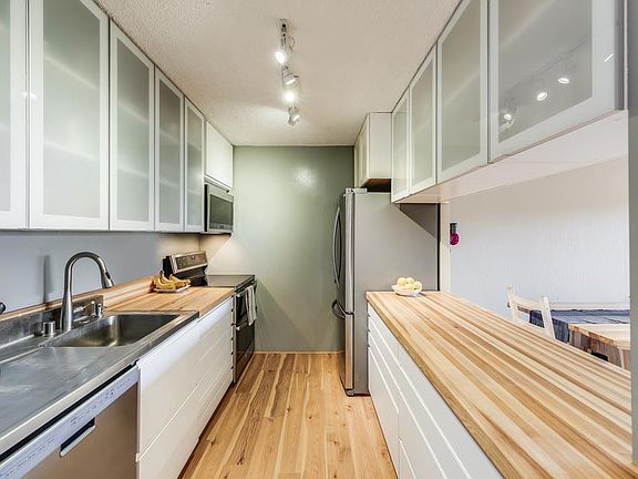 3rd image of 1700 Civic Center Dr APT 102