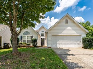 6857 Parkers Crossing Dr, Charlotte, NC