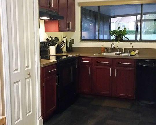2nd image of 144 Lakebreeze Cir