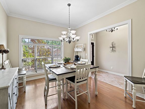 4th image of 229 Stonebridge Ct