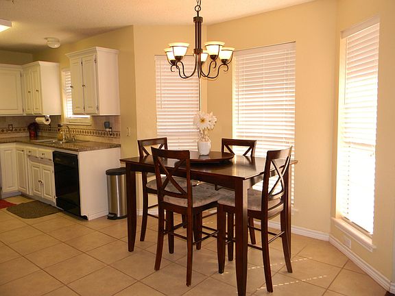 2nd image of 1211 Lisa Ln