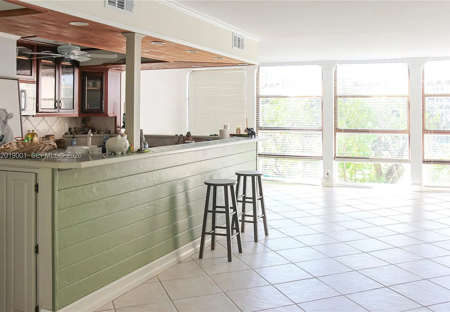 Desoto Park North Condo — Photo 3