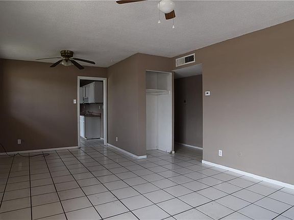 2nd image of 10201 Chinaberry Dr