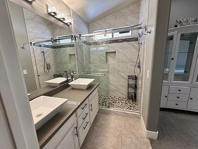 3 bed, 1285 sqft, $2,470 — Photo 3