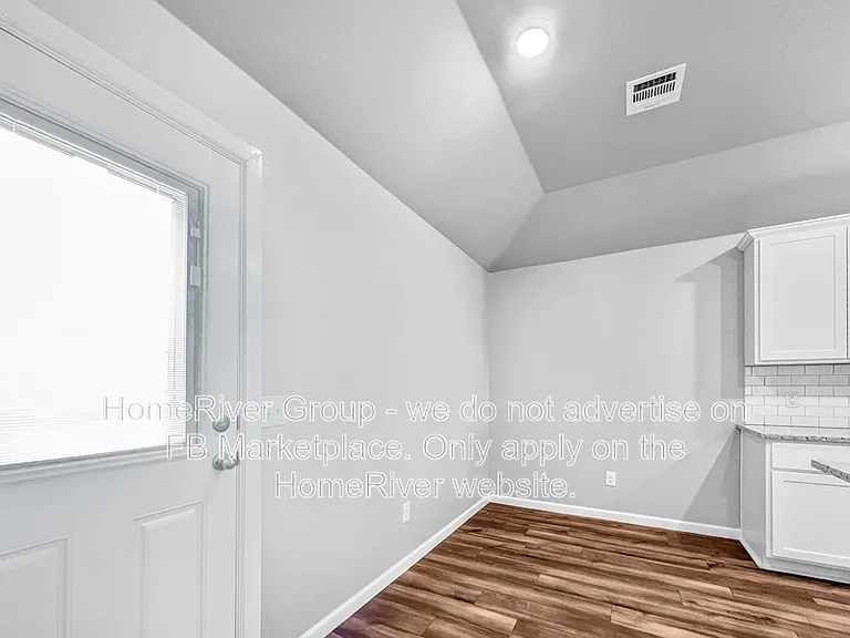 9328 NW 126th St — Photo 6