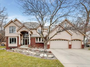 14801 White Oak Dr, Burnsville, MN 55337