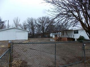 305 Mistletoe Ave, Bosque Farms, NM 87068