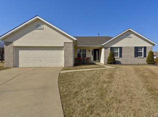 40 Quakers Pl, O'Fallon, MO 63366