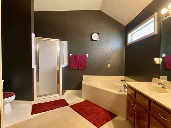 3rd image of 7868 Freehold Dr