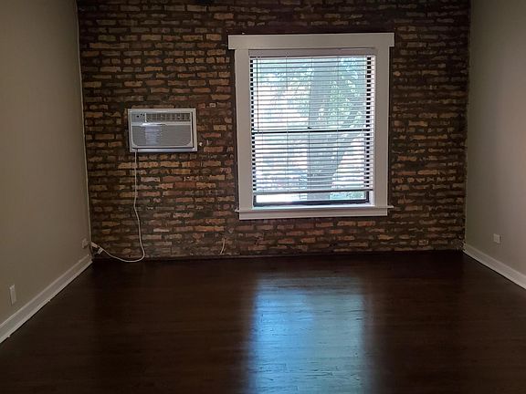 5th image of 3416 N Elaine Pl APT 1W