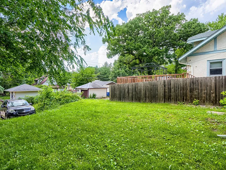 3507 Newton Ave N — Photo 24