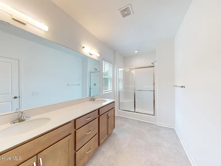 154 Caulfield Rd — Photo 16