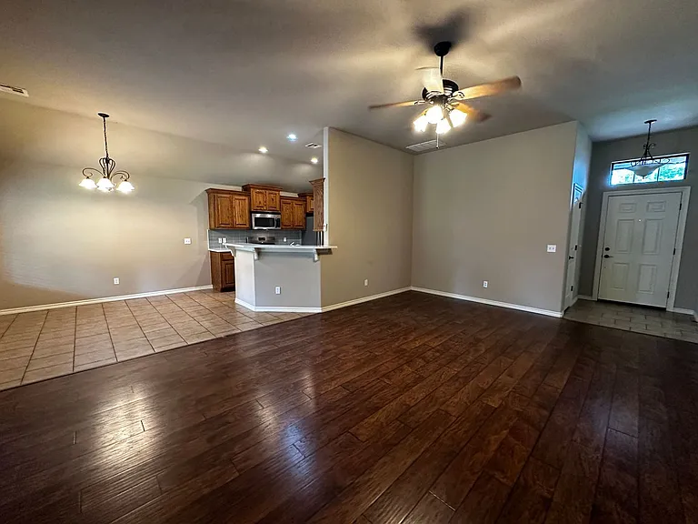 1015 NW 29th St — Photo 10