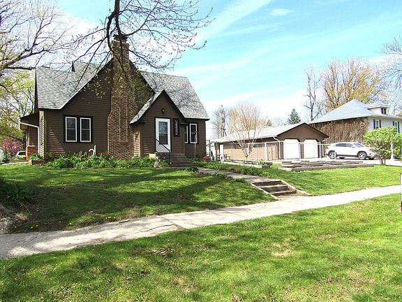 2nd image of 141 Summit Ave