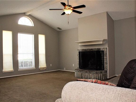 2nd image of 10809 Ives St