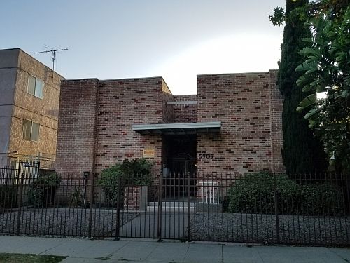 1st image of 5909 Hazeltine Ave APT 4