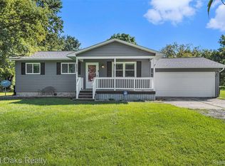 2073 Howe Rd, Burton, MI 48519