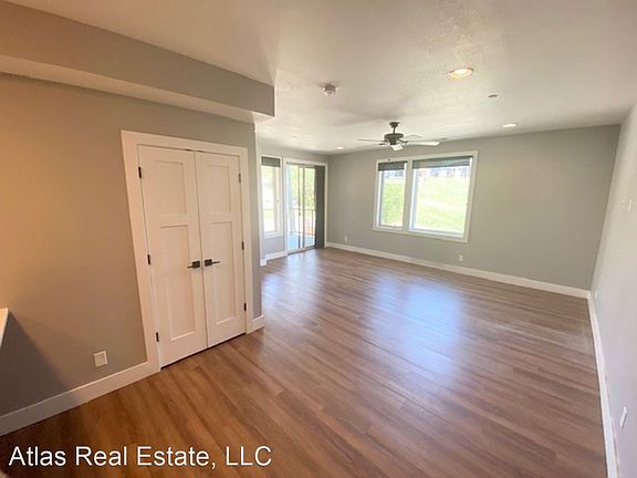3rd image of 676 W Monument St APT 206
