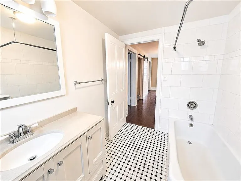 226 S Pacific Ave #2R — Photo 17