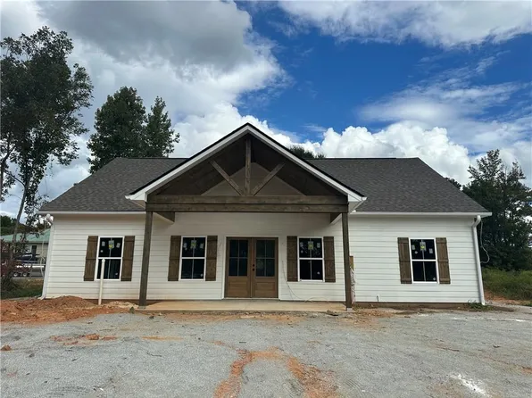 10722 Lee Road 379, Valley, AL 36854