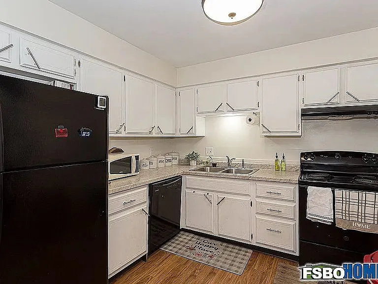 2615 Hawthorne Dr — Photo 8