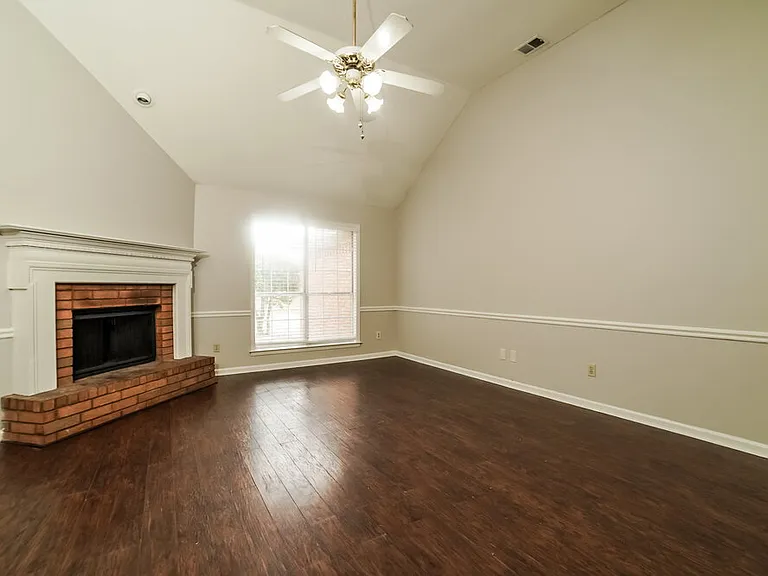 5618 Heather View Dr — Photo 4