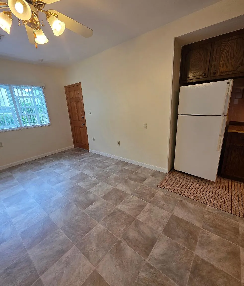 2 bed, 1150 sqft, $1,700 — Photo 3