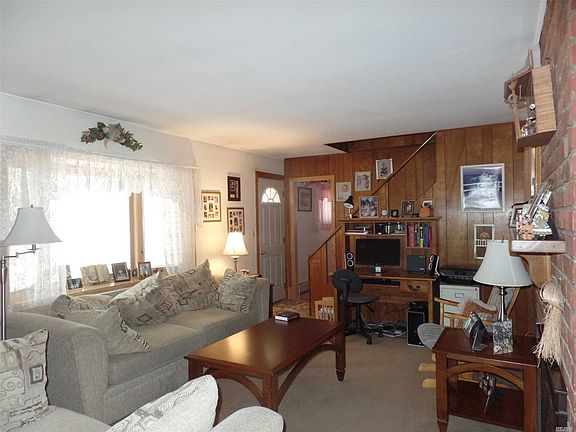 2nd image of 40 Grape Ln