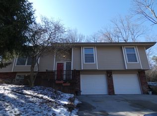 540 N Fairview Ave, Liberty, MO 64068