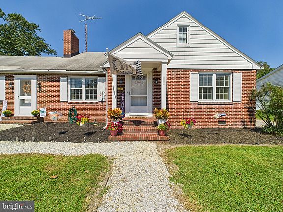 2nd image of 207 Bloomingdale Ave
