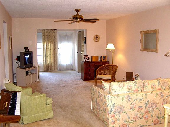Open concept -living/dining