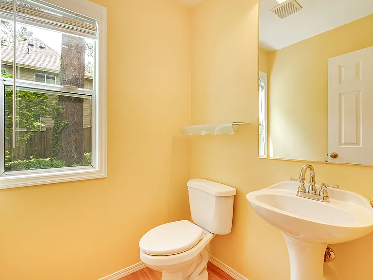 725 Ash St — Photo 34