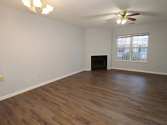 3rd image of 113A Country Town Ct