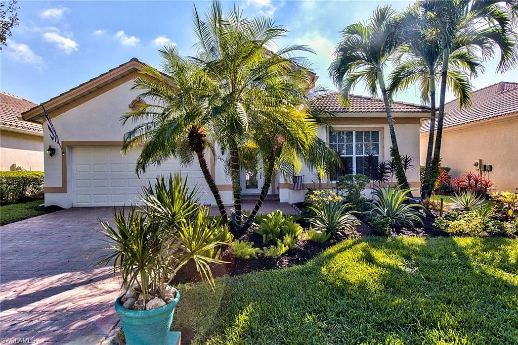 3 bed, 3.0 bath, 2153 sqft, $8,500 — Photo 2