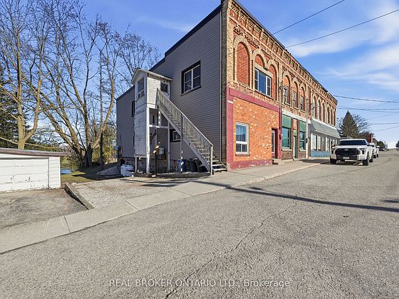 3rd image of 2039 Victoria St