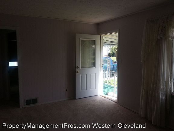 4th image of 12614 Lena Ave
