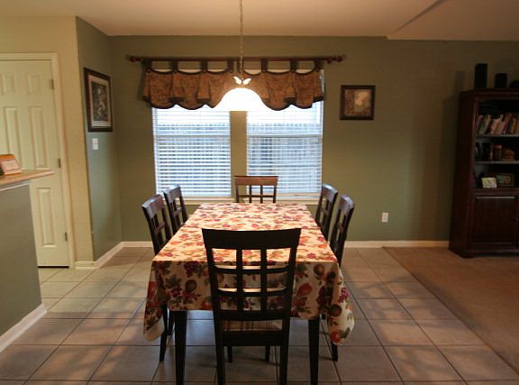 4th image of 554 Roadrunner Ave