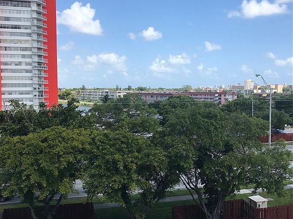3rd image of 1300 NE Miami Gardens Dr APT 512E