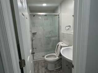 126 Lombard St #2R, Philadelphia, PA 19147