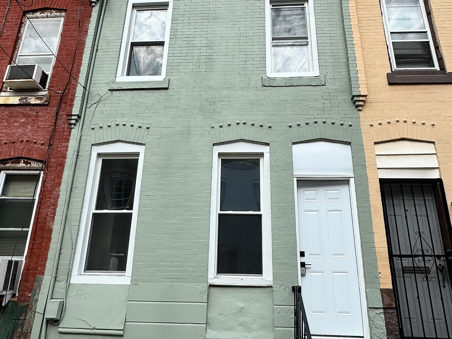 2 bed, 970 sqft, $1,420 — Photo 2