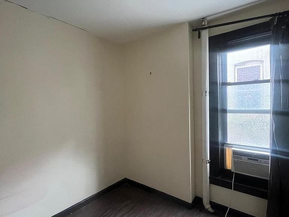 5th image of 328 E 78th St APT 26