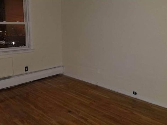 4th image of 144 2nd Ave #38-3