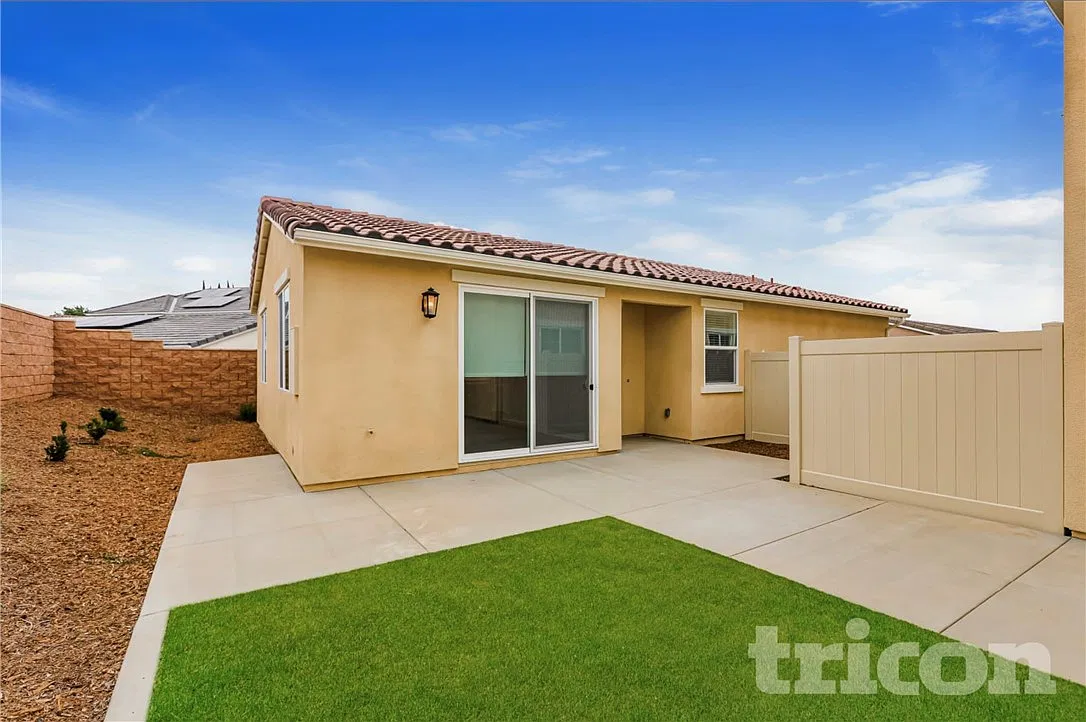 3 bed, 1176 sqft, $3,499 — Photo 1