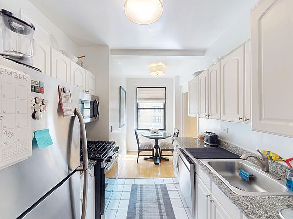 4th image of 210 E 68th St APT 3J