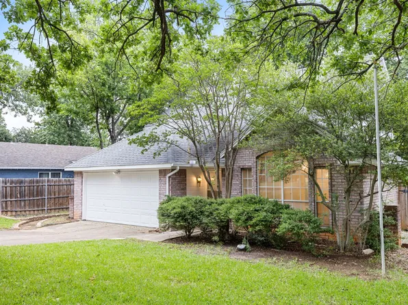 3208 Hickory Ct, Bedford, TX 76021